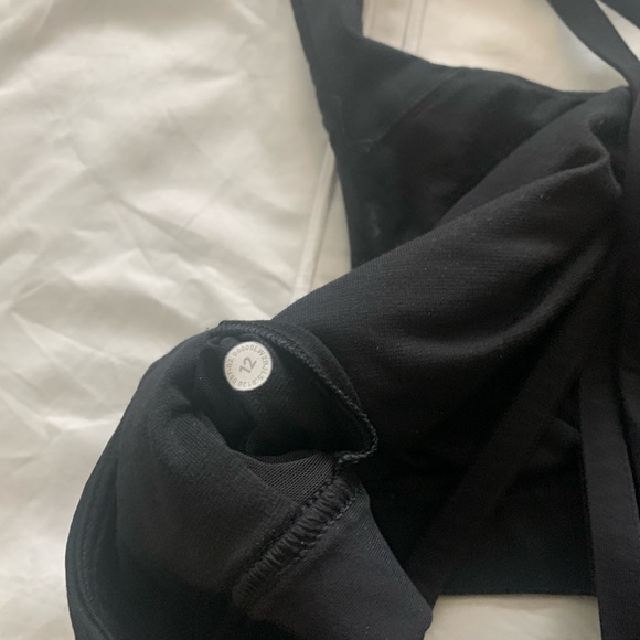 Lululemon black sports bra. Light worn. Bra pads removed. Size 12 - Picture 3 of 4